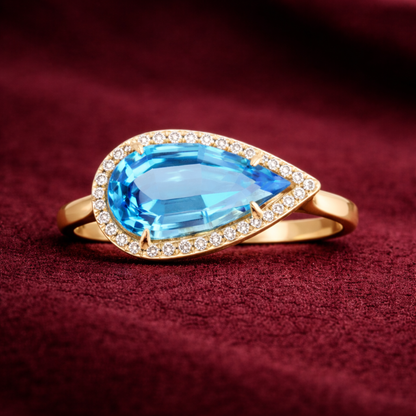 18K Gold Pear Diamond Ring