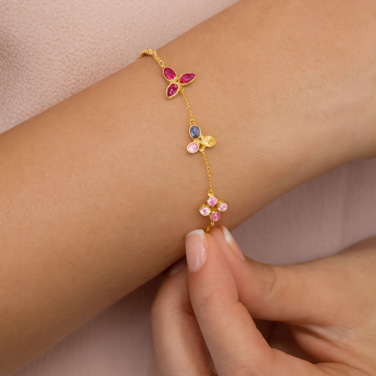 14K Yellow Gold Multistone Lueur de Fleurs Bracelet